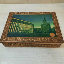 Коробка-шкатулка жестяная, от"Столичный сувенир" фабрики Красный октябрь. СССР.